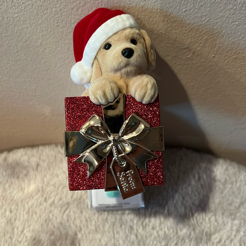 Bath and body works holiday dog plug in